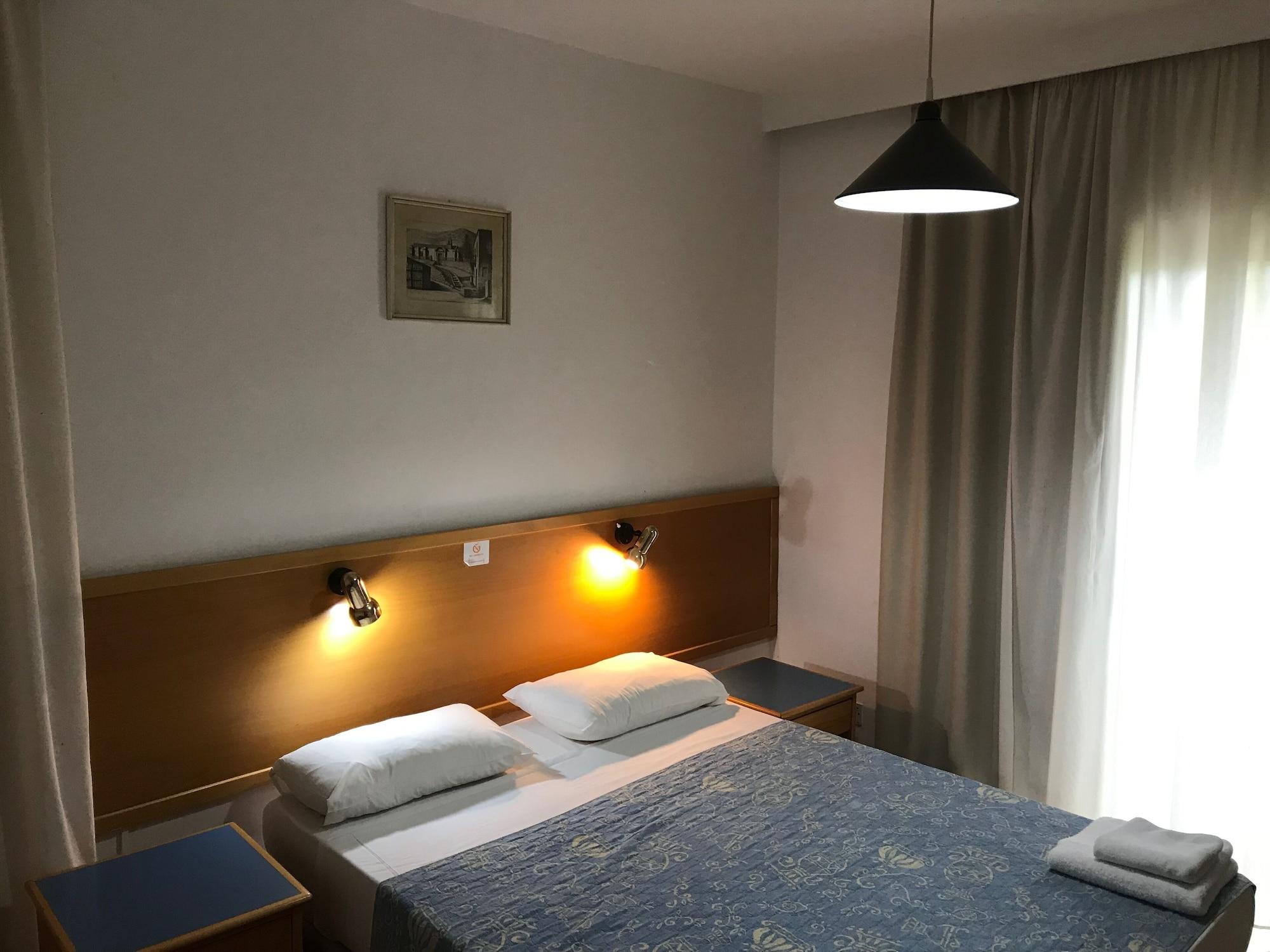 Daphne Hotel Apartments (Adults Only) Paphos Ngoại thất bức ảnh