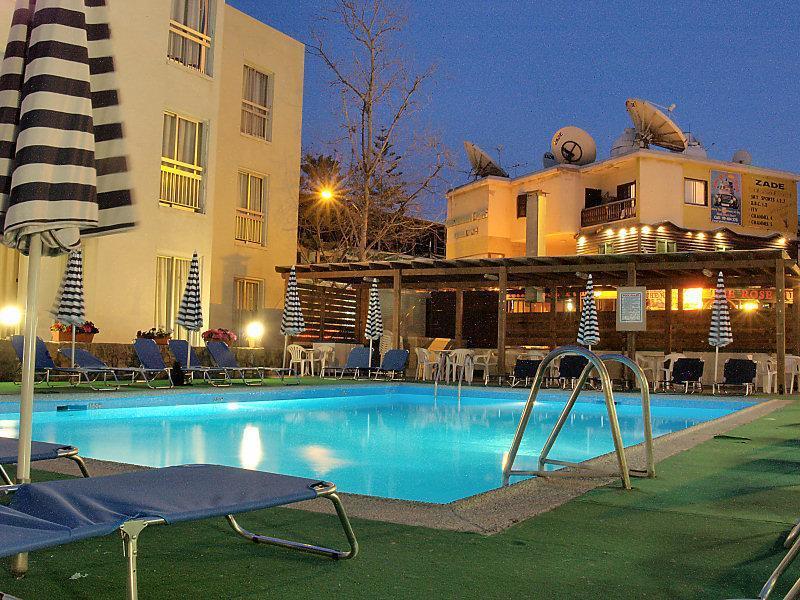 Daphne Hotel Apartments (Adults Only) Paphos Ngoại thất bức ảnh
