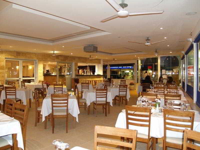 Daphne Hotel Apartments (Adults Only) Paphos Ngoại thất bức ảnh