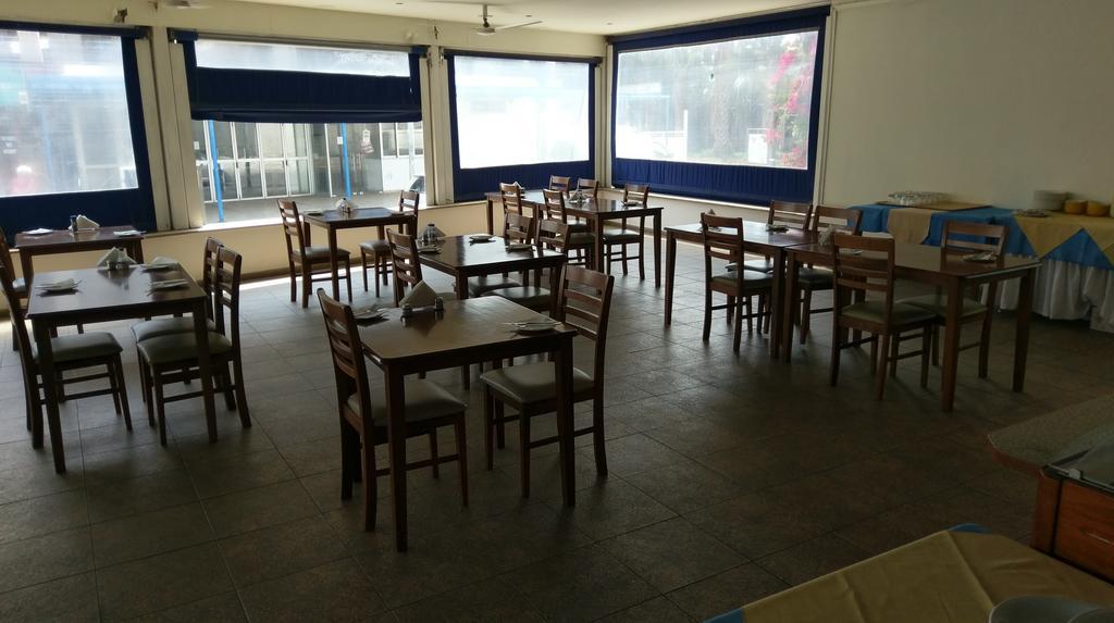Daphne Hotel Apartments (Adults Only) Paphos Ngoại thất bức ảnh