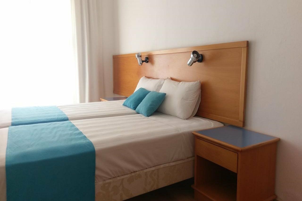 Daphne Hotel Apartments (Adults Only) Paphos Ngoại thất bức ảnh