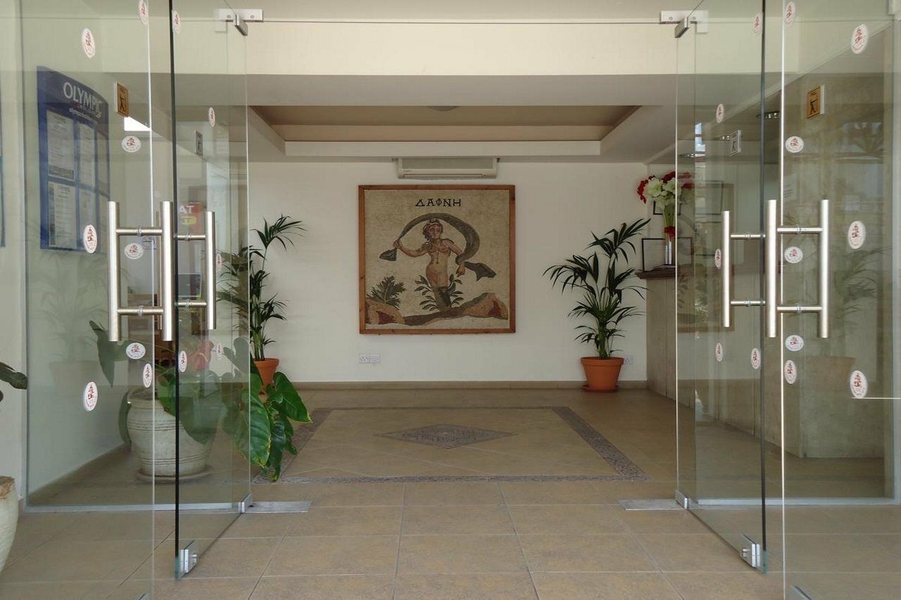 Daphne Hotel Apartments (Adults Only) Paphos Ngoại thất bức ảnh