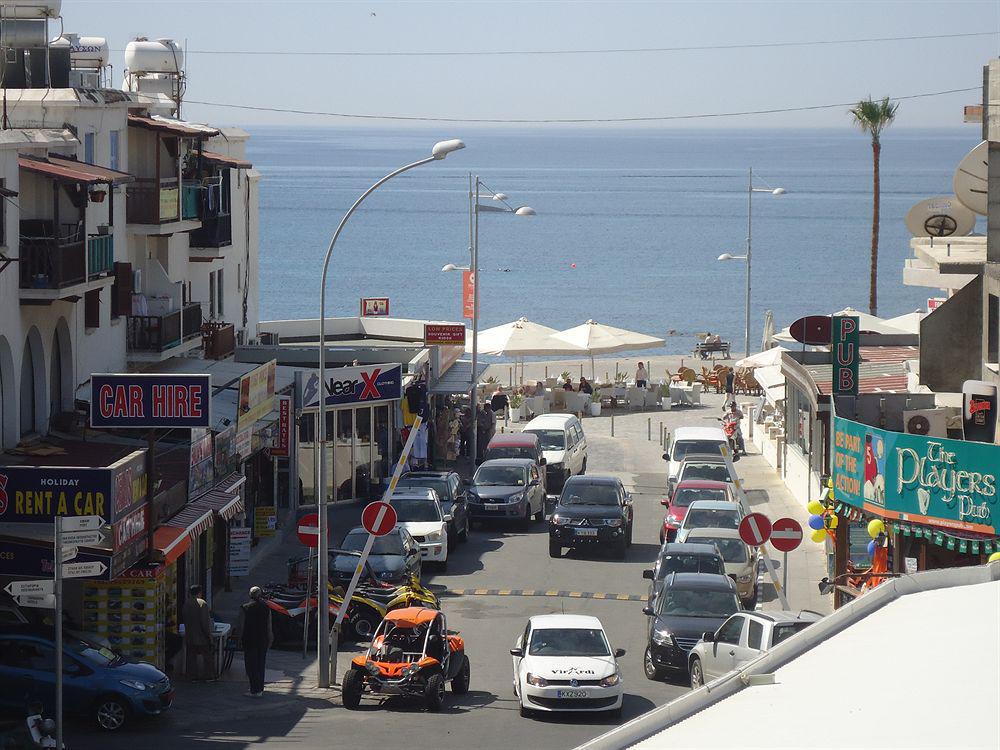 Daphne Hotel Apartments (Adults Only) Paphos Ngoại thất bức ảnh
