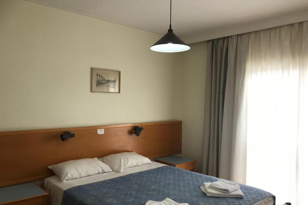 Daphne Hotel Apartments (Adults Only) Paphos Ngoại thất bức ảnh